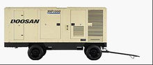 Load image into Gallery viewer, DOOSAN 1000 cfm portable diesel screw air compressor
